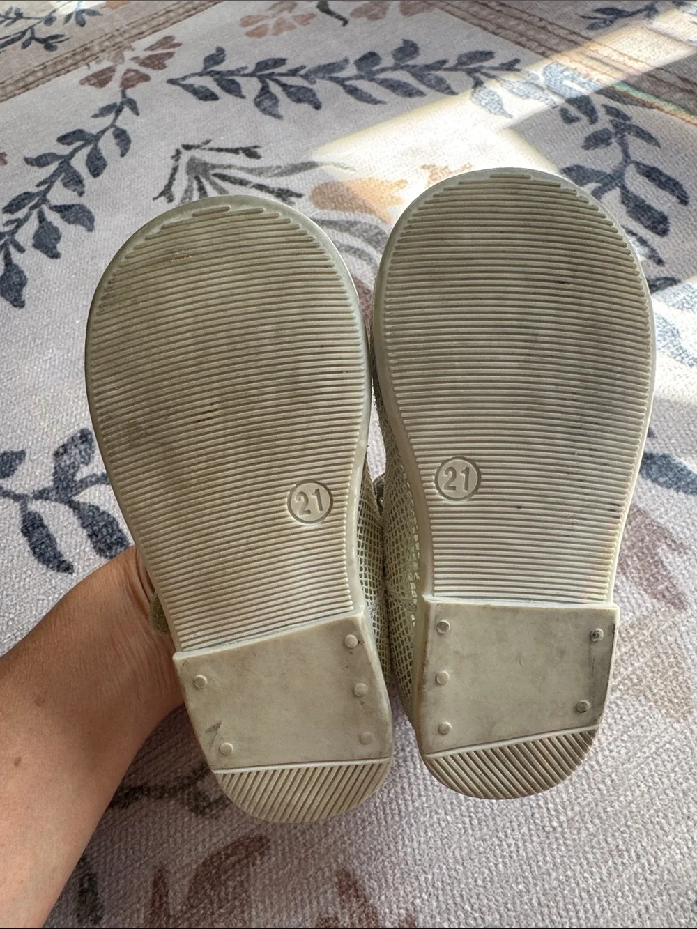 Naturino Girls Metallic Gold Mary Jane Shoes with Bow Size 22